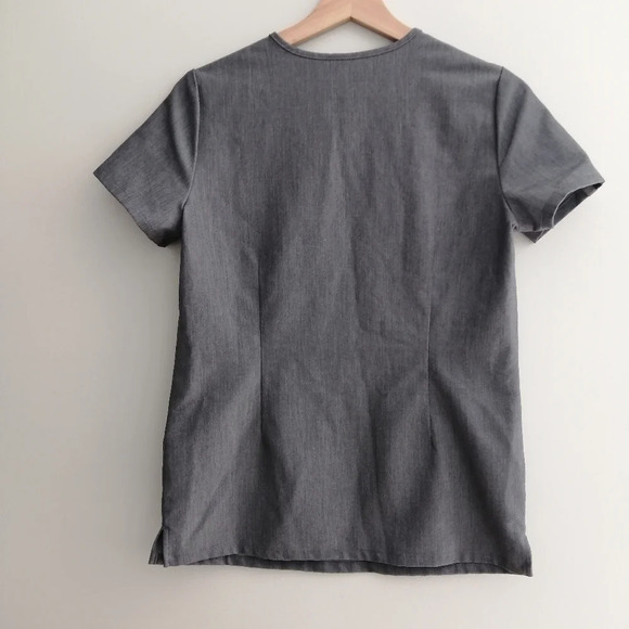 Figs Casma Three-Pocket Scrub Top Graphite Gray XXS - Picture 4 of 16